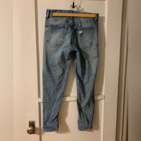 Old Navy Men’s Ripped Jeans - Picture 2 of 3